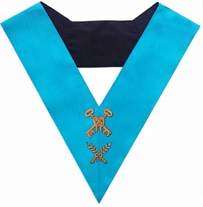 Badge magnétique simple et élégant, brodé à la main avec des perles, pour Officier de Trésor - Rite Groussier Français - Product Image 4