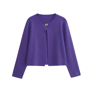 Cardigan tendance pour femme, idéal pour un style quotidien sophistiqué et une inspiration vestimentaire décontractée et confortable. - Product Image 1