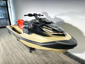 LIVRAISON GRATUITE Nouveau 2025 Sea-Doo RXT-X RS 325 + Pack Tech Jet Ski + Remorque Gratuite - Product Image 4