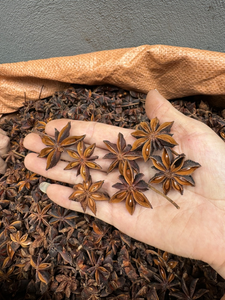 Anís estrellado seco de Vietnam PREMIUM, vainas enteras, bolsa de 8.3 oz para cocinar y sazonar - Product Image 1