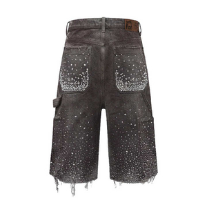 Pantalones cortos de mezclilla casuales para hombre, de cintura media, desgastados, estilo vintage, holgados, lavado claro, con dobladillo sin rematar, con pedrería, de lona de algodón tipo duck - Product Image 2