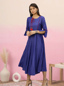 Kurta Anarkali Azul a Cuadros de Rayón para Mujer con Cuello Redondo y Mangas Acampanadas Estilo Helado, Diseño Étnico Global Informal - Product Image 3