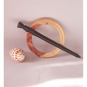 Épingle à cheveux traditionnelle en bois faite à la main, finition lisse naturelle, accessoire pour cheveux, artisanat en bambou et en bois - Product Image 6