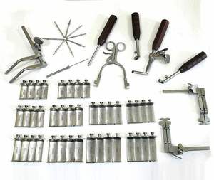Nuevo Set de Retractores Cervicales Casper para Columna Vertebral, Instrumentos Ortopédicos OEM Azules para Columna, Aprobados y de Excelente Calidad - Product Image 1