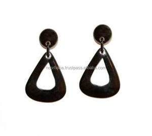 Ensemble de boucles d'oreilles et pendentifs en corne de buffle de meilleure qualité Agate polie BIJOUX en corne de buffle fabriqués à la main Design d'amour élégant - Product Image 5