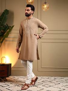 Ensemble Kurta Pyjama Traditionnel Brodé pour Homme en Soie Coupe Slim – Tenue de Fête Festive – Vêtements Sud-asiatiques en Gros - Product Image 6