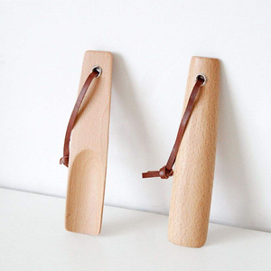 Chausse-pied en bois naturel écologique de qualité export, fait main, accessoire classique pour hommes et femmes - Product Image 5