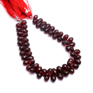 ลูกปัดรูปหยดน้ำทรงเหลี่ยมขนาด 6x8 มม.-6x10 มม. เกรด AAA+ ทำจากโกเมนสีแดงธรรมชาติ พลอยกึ่งมีค่า สำหรับทำเครื่องประดับ - Product Image 1