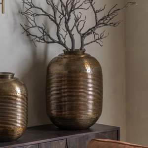 Macetero dorado para plantas de interior y exterior y soporte moderno de metal para plantas altas de jardín. - Product Image 1