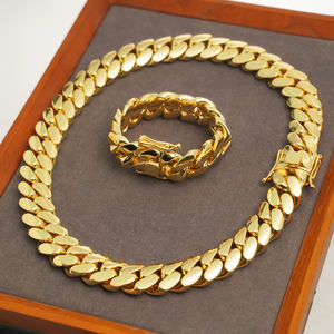 Collar Miami Link de Lujo Extragrande con Moissanita, Chapado en Oro, Cadena de Efecto Pronunciado, Joyería de Moda Audaz con Acabado Pulido, Estilo Urbano - Product Image 1