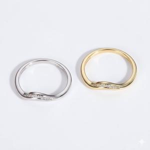 Anillo de Boda Apilable Curvo de Oro Sólido de 14K con Diamantes Creados en Laboratorio, Estilo Banda de Diamantes Ondulada, Anillo de Compromiso a Juego, Regalo para Ella - Product Image 6