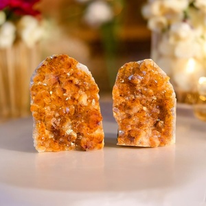Vente en gros de petites géodes de citrine naturelle du Brésil, pierres sculptées, pierres de guérison, pierres énergétiques, art et objets de collection du Gujarat - Product Image 4