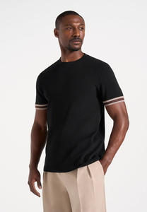 Camiseta de punto negra de manga corta para hombre con ribete en contraste, cuello redondo y ajuste casual - Product Image 4