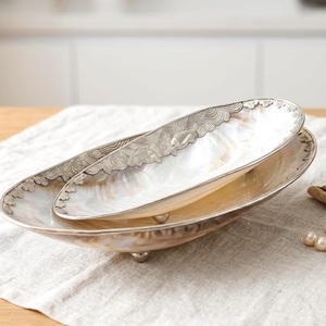 Plateau en nacre sculpté à la main, bord métallique gravé, plateau à bijoux, décoration côtière, vente chaude - Product Image 1