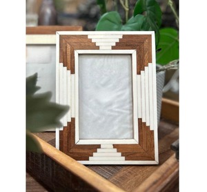 Marco de Fotos con Incrustaciones de Hueso Hecho a Mano para Decoración de Interiores, para Pared o Escritorio - Product Image 1