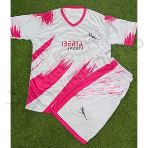 Ensemble d'uniformes sportifs personnalisés sublimés IBERIA |   Vêtements d'équipe OEM |   Uniforme de sport en polyester respirant et à séchage rapide. - Product Image 2