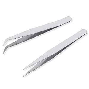 Pinzas de Cejas de Acero Inoxidable Reutilizables CARONIA SURGICAL de Alta Calidad, Acabado Satinado Mate, Puntas Inclinadas - Product Image 2