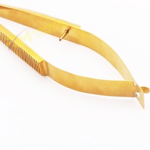 Ciseaux à ressort RMI de haute qualité en acier inoxydable plaqué or, à lame courbée, pour manucure de précision, soin des ongles, cuticules et peaux mortes - Product Image 4