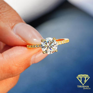 Anillo Solitario de Diamante Cultivado en Laboratorio con Corte Redondo Deslumbrante, Banda en Tono Oro Amarillo, Joyería Elegante para Boda para Mujer - Product Image 2