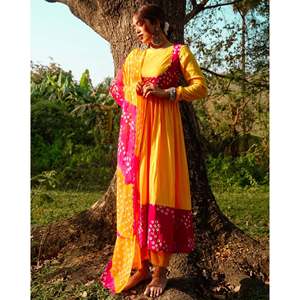 Ensemble de costume Bandhej en coton respirant jaune pour femmes Rani - Taille XS - Product Image 5