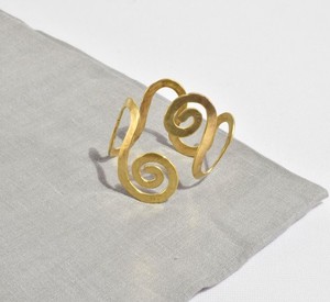 Ronds de serviette en laiton au design classique pour mariages, maisons, restaurants – Porte-serviettes en métal antique pour accessoires de salle à manger d'hôtel vintage - Product Image 6