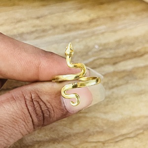 Anillo de Serpiente de Alta Demanda, Anillo Gótico de Latón para Mujer, Chapado en Oro de 18k, Joyería Minimalista con Diseño de Animal, Anillo de Serpiente Vintage al por Mayor - Product Image 6