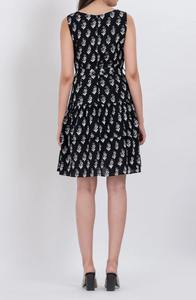 เดรสสั้นผ้าฝ้ายคอเหลี่ยมลายดอกไม้สีดำขายดีสำหรับผู้หญิง – เดรสฤดูร้อนทรงพลิ้วน้ำหนักเบาสุดอินเทรนด์พร้อมจำหน่าย - Product Image 3