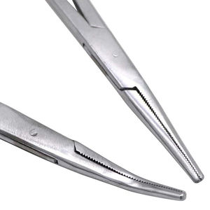 Pinza Portaagujas Manual de Acero TC MAYO HEGAR 18cm Reutilizable, Instrumento Quirúrgico de Clase I con Certificación CE para Uso Hospitalario - Product Image 2