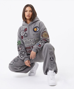 Conjunto de chándal con capucha para mujer, estilo streetwear, sudadera y pantalones largos, corte holgado, ropa de invierno, chándal oversize con pantalones acampanados. - Product Image 5