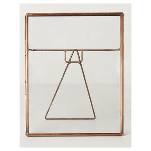 Cadre photo en métal mat de qualité supérieure avec un profil contemporain élégant pour une présentation sur table et murale - Product Image 5