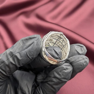 Anillo de compromiso de lujo con diamantes de moissanita helada, de plata de ley 925 con baño de rodio, estilo hip hop, con diseño de racimo, ideal para regalo. - Product Image 4