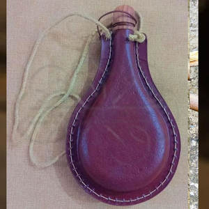 Botella de Agua Medieval de Cuero Vacuno Genuino, Botella de Cuero en Forma de Lágrima, Frasco de Agua Renacentista en Forma de Lágrima de Pakistán - Product Image 3