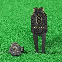 Outil de réparation de divots de golf en forme de maillot unique, vente en gros, faible MOQ, accessoires de golf en métal personnalisés pour souvenir de club de golf