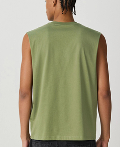 เสื้อกล้ามผู้ชายสีเขียวมะกอกทรงทันสมัยปี 2026 คอกลม ผ้าถักเนื้อแน่น สวมใส่สบาย 100% ผ้าฝ้าย ราคาถูก น้ำหนัก 180 กรัม - Product Image 3