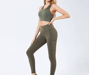 Pantalones de yoga de cintura alta para mujer, de 220 g, sin costuras, transpirables, de spandex/nylon acanalado sólido, con efecto levantamiento de glúteos, al por mayor - Product Image 4
