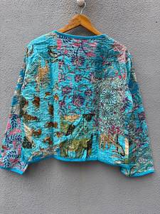 เสื้อแจ็คเก็ตผ้าควิลท์สำหรับผู้หญิง คอวี แขนยาว ลายดอกไม้ ผ้าโพลีเอสเตอร์บุใยฝ้าย เสื้อคลุมลำลองสำหรับฤดูร้อน ติดกระดุม ของขวัญสำหรับเธอ - Product Image 2