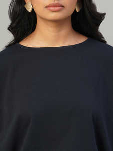 เสื้อครอปทรงบ็อกซี่ "Clean Girl" |   ผ้าผสมไหมและฝ้ายเนื้อนุ่มพิเศษ 200 กรัม |   เสื้อยืดทรงหลวมแบบมินิมอล - Product Image 5