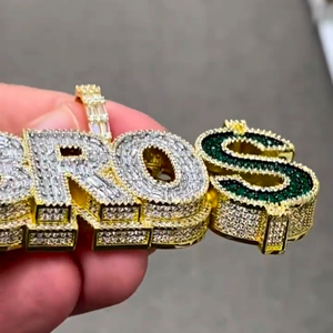 Nuevos Colgantes y Dijes de Joyería Fina de Moda con Diamantes Blancos Personalizados Estilo Hip Hop Unisex Cadena de Diamantes Blancos - Product Image 1
