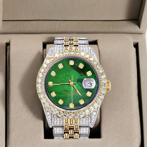 Reloj de Moissanita con Esfera de Nácar de Proveedor Indio - Edición Color Verde, Reloj de Moissanita Engastado a Mano con Correa de Acero Bicolor - Product Image 1