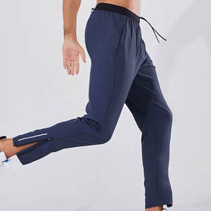 กางเกงกีฬาผู้ชายลำลองเอวยางยืดแห้งเร็วและน้ำหนักเบา100% ผ้าฝ้าย & โพลีเอสเตอร์สีทึบกำหนดโลโก้ทรงตรง - Product Image 4