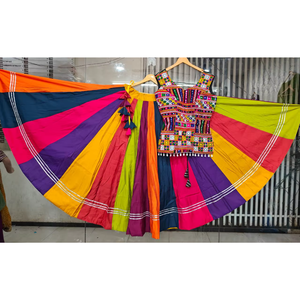 Lehenga Chaniya de Seda Romana Pura Multicolor con Blusa Larga Peplum con Bordado Pesado de Espejos Kutchi, Ideal para Navratri y Fiestas de Boda - Product Image 1