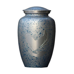 Urna Decorativa Artesanal Grabada en Latón Sólido, Diseño Único, Urna Clásica de Metal Brillante para Cremación a Precio Económico en Oferta - Product Image 3
