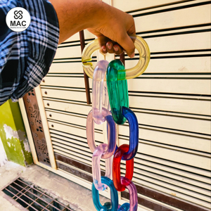 Cadena Decorativa Grande de Eslabones Mate Estilo Ángel, Hecha a Mano con Acrílico Fluorescente, Decoración para el Hogar de Madisha Art & Crafts - Product Image 1