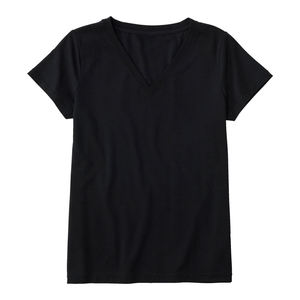 T-shirt femme coupe décontractée en coton doux, idéal pour un usage quotidien, confortable et élégant pour un look sans effort. - Product Image 4