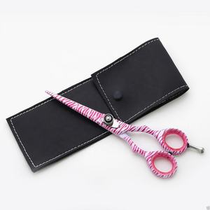 Ciseaux de coiffure professionnels en acier inoxydable de haute qualité avec lame tranchante et étui en cuir PU - Product Image 1