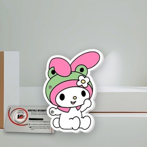 แผ่นติดขนตาปลอมแบบแม่เหล็ก Hello Kitty Lash Tiles รุ่น Private Label ลายกบ พร้อมฝาปิด รูปทรงผีเสื้อ ประดับเพชร - Product Image 3