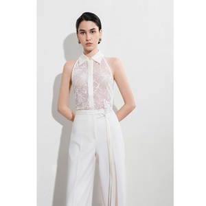 Chemisiers et Blouses Élégants pour Femmes en Gros – Chemise FLEURINE en Maille Florale Broderie Dentelle Durable - Product Image 5