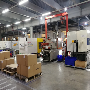 Boquillas de perfume con tapa de plástico sin derrames de resina PP de alta calidad hechas en Vietnam Binh Duong Plaspac para botellas electrónicas domésticas - Product Image 2