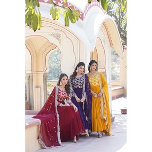 Vestido de Noche de Diseñador con Lentejuelas Bordadas y Dupatta para Fiestas - Product Image 6