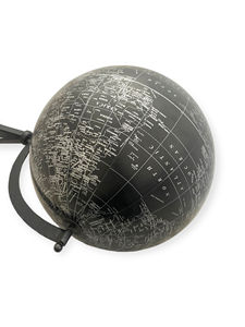 Base de Globo Terráqueo de Metal Estilo Art Deco con Función Giratoria, Ecológica y Duradera para Decoración Moderna del Hogar - Product Image 3